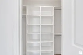 Bedrooms have built-in organizers