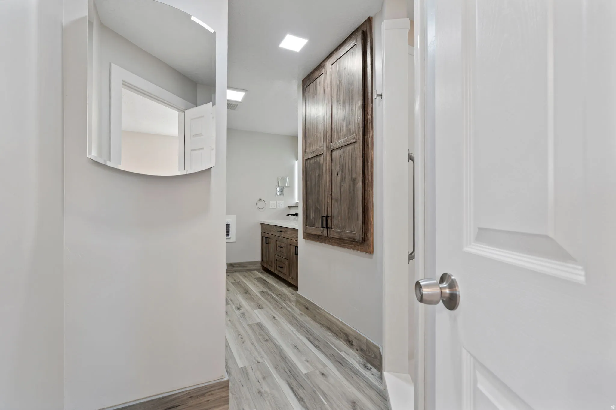 primary bedroom, bath, walk-in closet