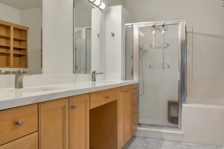 primary bath with shower and garden tub