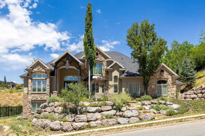 407 E Hidden Lake Dr, Bountiful, Utah 84010