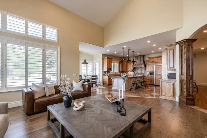 407 E Hidden Lake Dr, Bountiful, Utah 84010