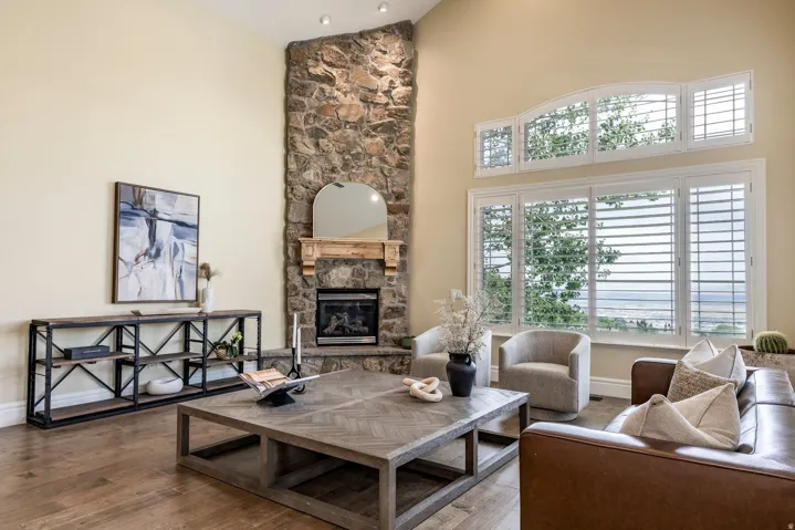 407 E Hidden Lake Dr, Bountiful, Utah 84010