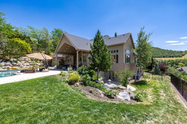 407 E Hidden Lake Dr, Bountiful, Utah 84010
