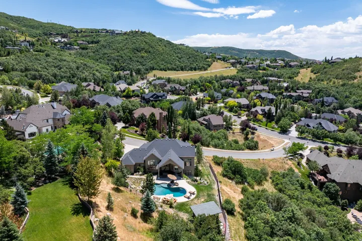 407 E Hidden Lake Dr, Bountiful, Utah 84010