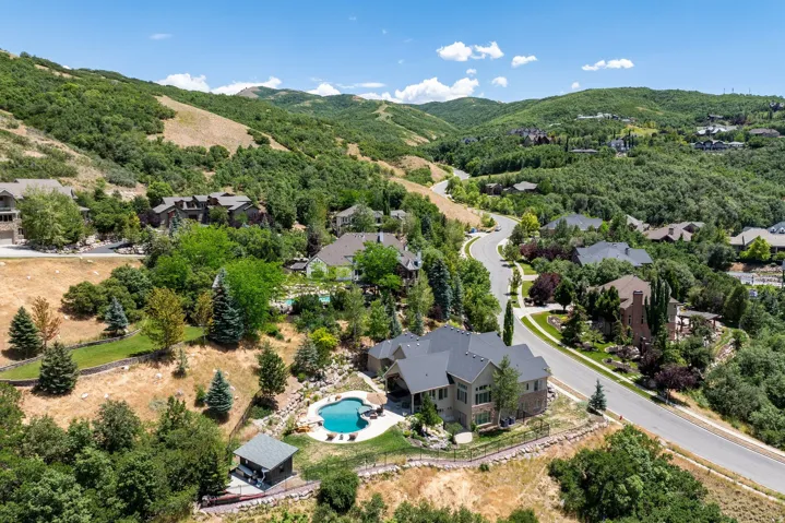 407 E Hidden Lake Dr, Bountiful, Utah 84010