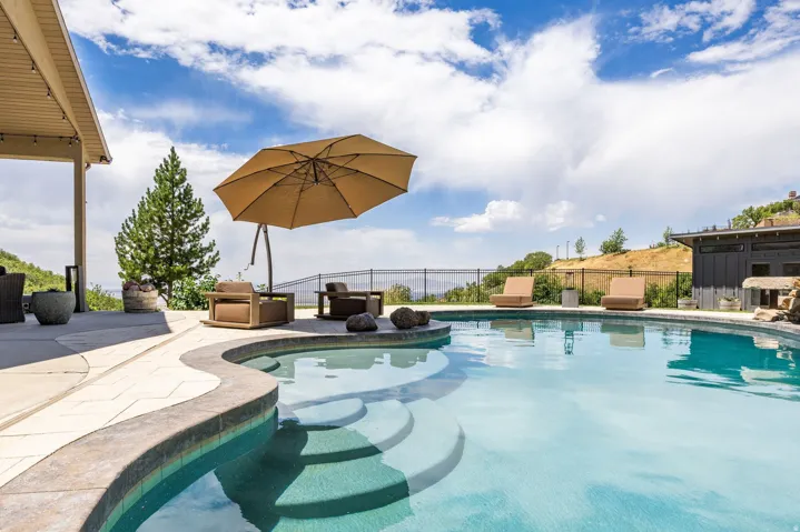 407 E Hidden Lake Dr, Bountiful, Utah 84010
