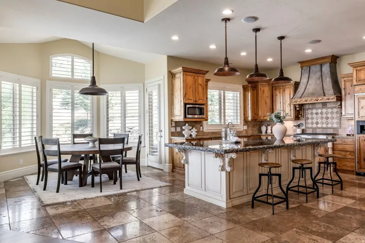 407 E Hidden Lake Dr, Bountiful, Utah 84010