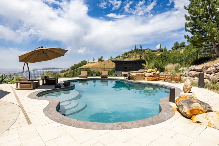407 E Hidden Lake Dr, Bountiful, Utah 84010