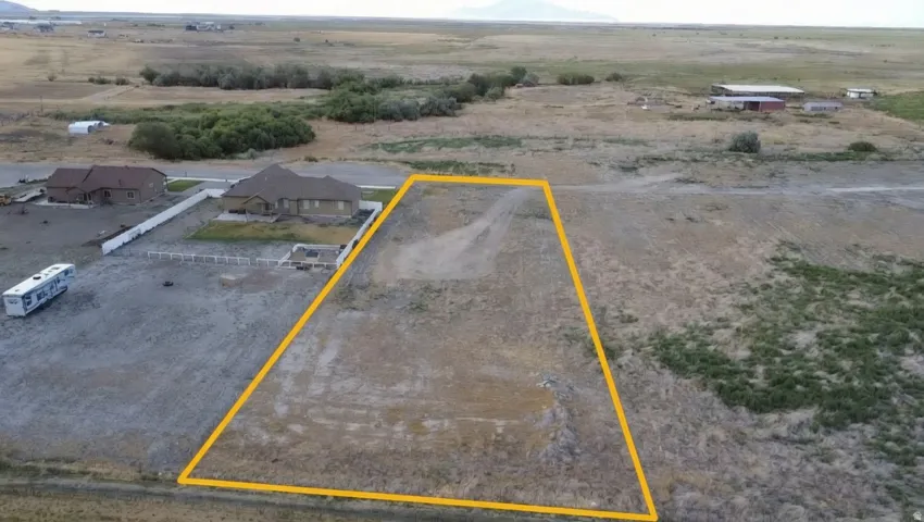Expansive undeveloped parcel featuring a level topography