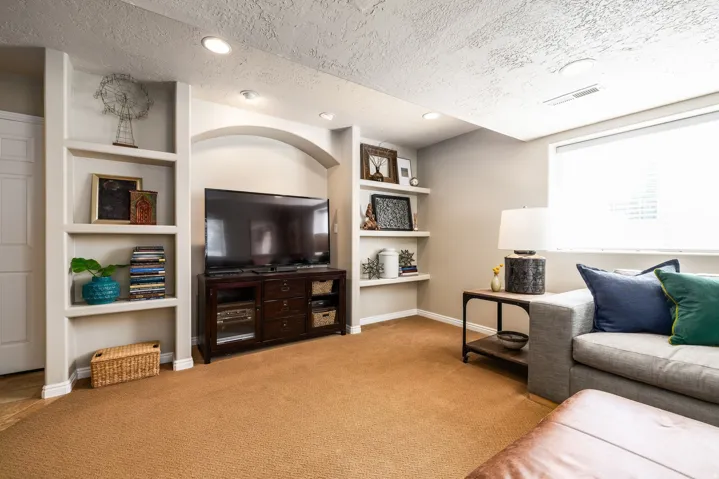 1292 W 2050 S, Woods Cross, Utah 84087