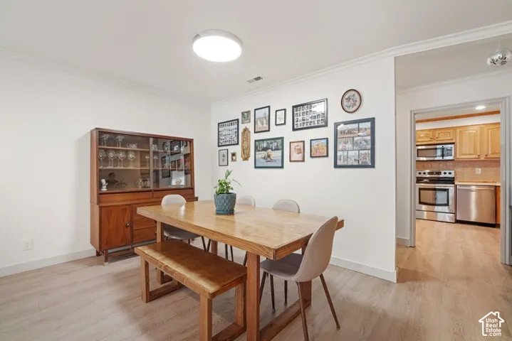 Dining area off the living room - great for entertaining