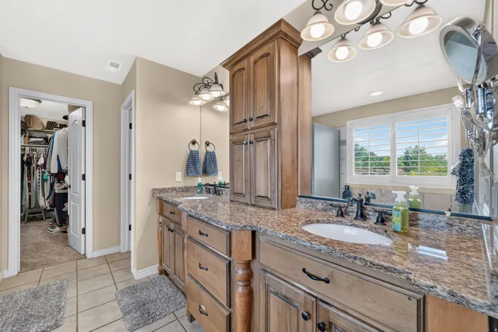 Double vanity sinks with ample storage space