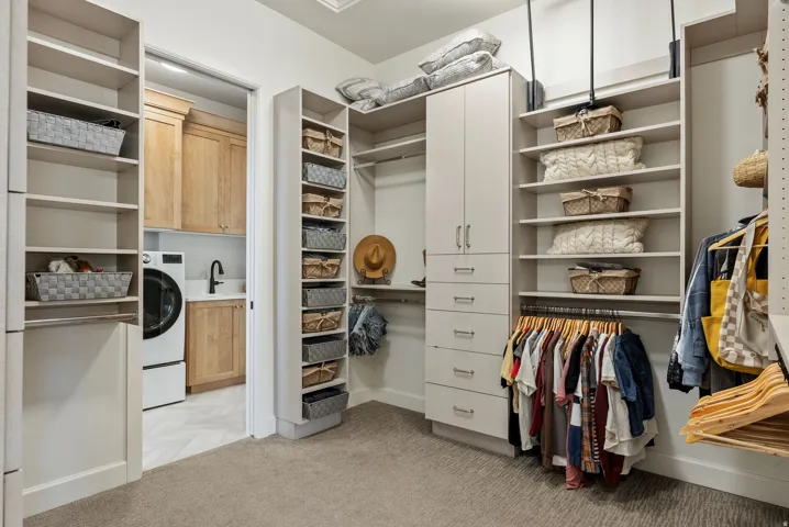 Walk in closet