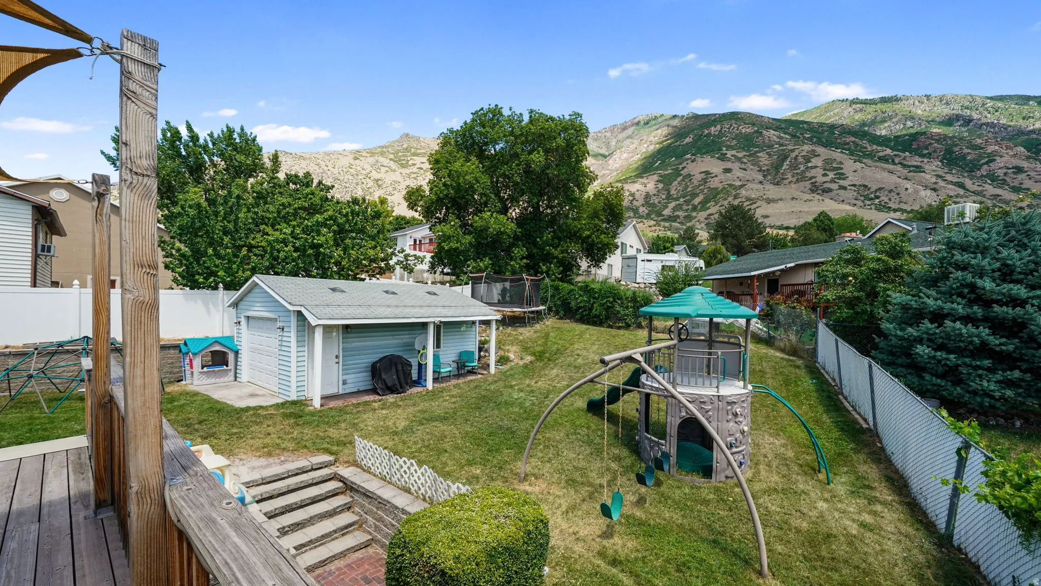 Large back yard with separate detached garage/shop