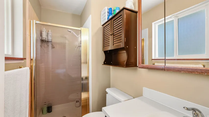 Primary En-suite Bathroom