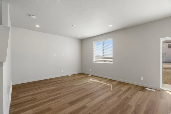 **DISCLAIMER** Interior package may vary. Empty room