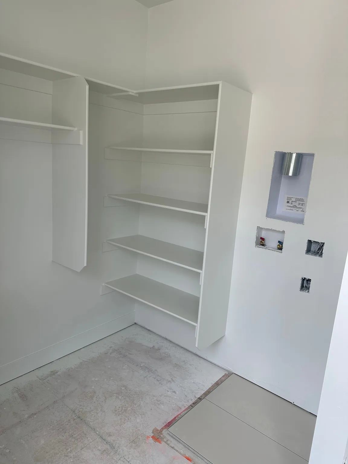 Master Bedroom Closet Washer/Dryer Hookup