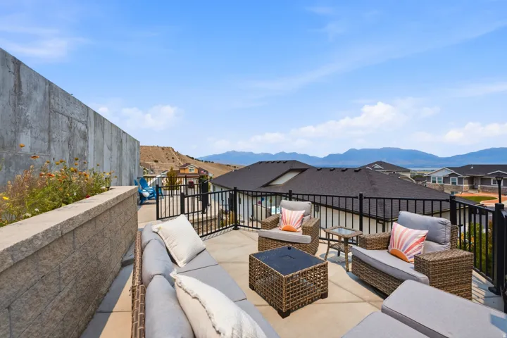 7127 N Hollow Crest Cir, Eagle Mountain, Utah 84005