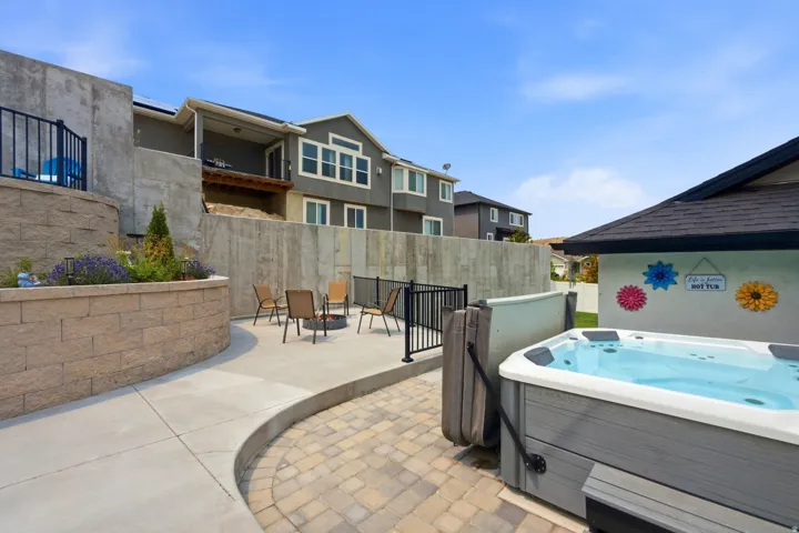 7127 N Hollow Crest Cir, Eagle Mountain, Utah 84005