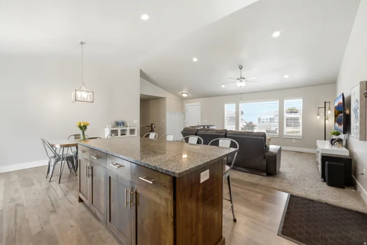 7127 N Hollow Crest Cir, Eagle Mountain, Utah 84005