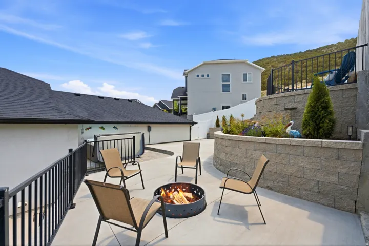 7127 N Hollow Crest Cir, Eagle Mountain, Utah 84005