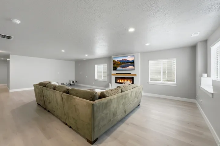 7127 N Hollow Crest Cir, Eagle Mountain, Utah 84005