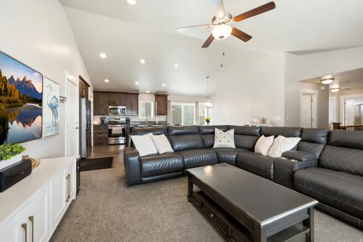 7127 N Hollow Crest Cir, Eagle Mountain, Utah 84005