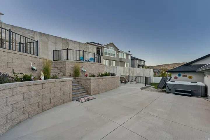 7127 N Hollow Crest Cir, Eagle Mountain, Utah 84005