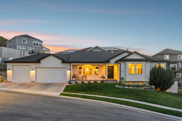 7127 N Hollow Crest Cir, Eagle Mountain, Utah 84005