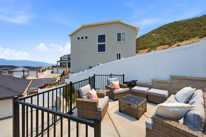 7127 N Hollow Crest Cir, Eagle Mountain, Utah 84005