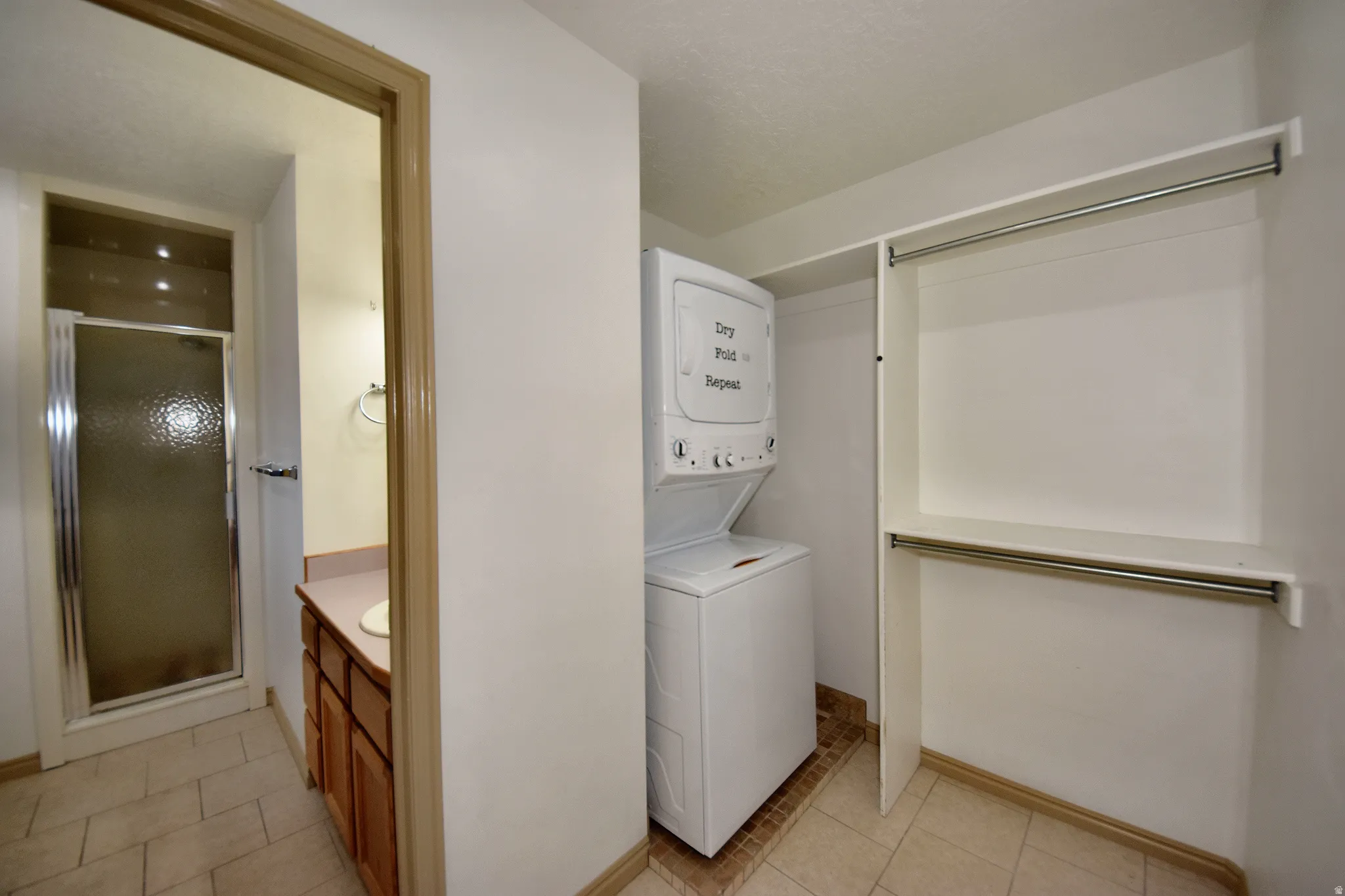 Primary Bathroom - Laundry