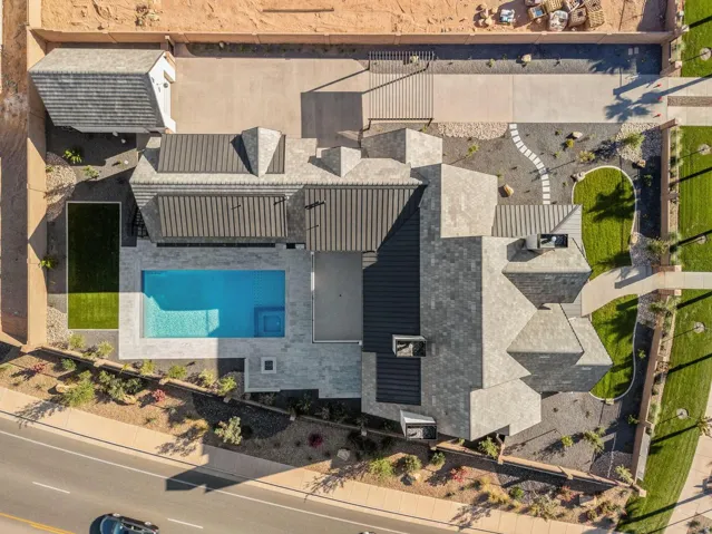 Contemporary architecture with multi-material roofing