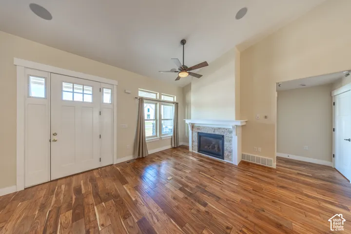 Entry into the spacious great room.