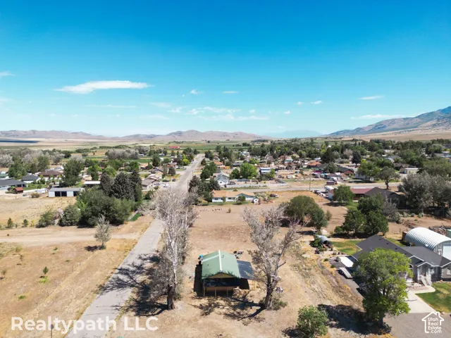 180 W 300 S, Mona, Utah 84645