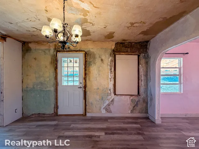 180 W 300 S, Mona, Utah 84645