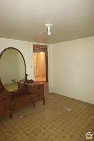 Image quality insufficient for description