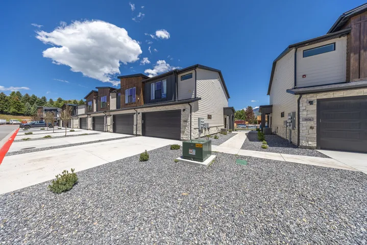 5846 N Jeeder Dr, Mountain Green, Utah 84050