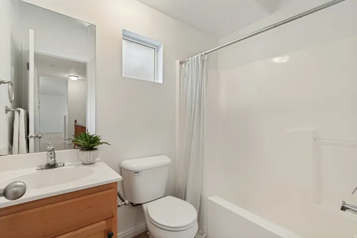 2nd bathroom