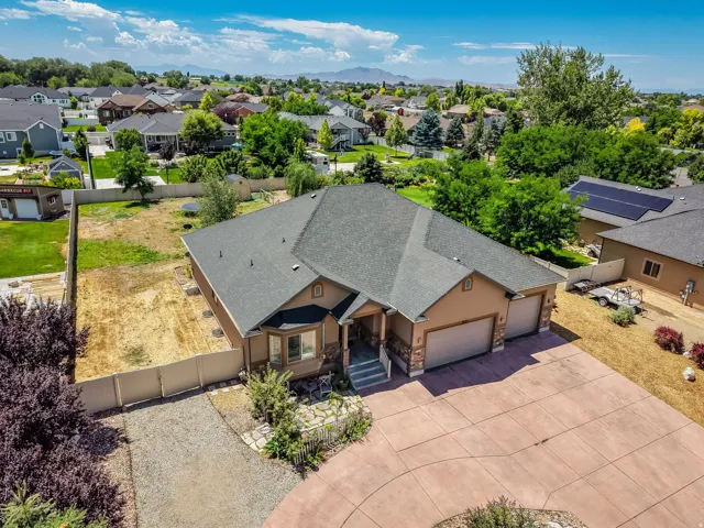 3233 W 1680 N, Clinton, Utah 84015