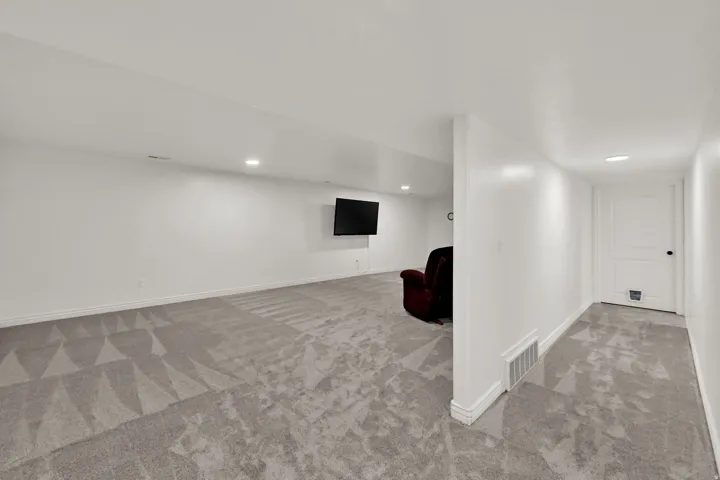 3233 W 1680 N, Clinton, Utah 84015