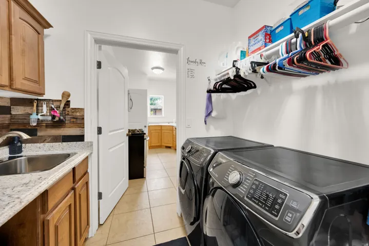 3233 W 1680 N, Clinton, Utah 84015