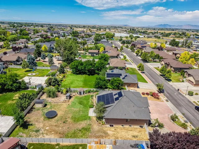 3233 W 1680 N, Clinton, Utah 84015