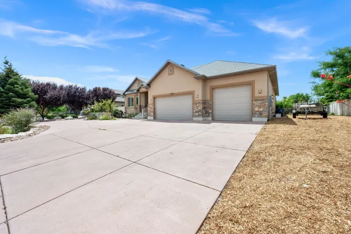 3233 W 1680 N, Clinton, Utah 84015