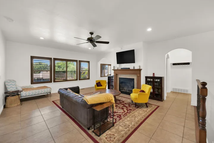 3233 W 1680 N, Clinton, Utah 84015