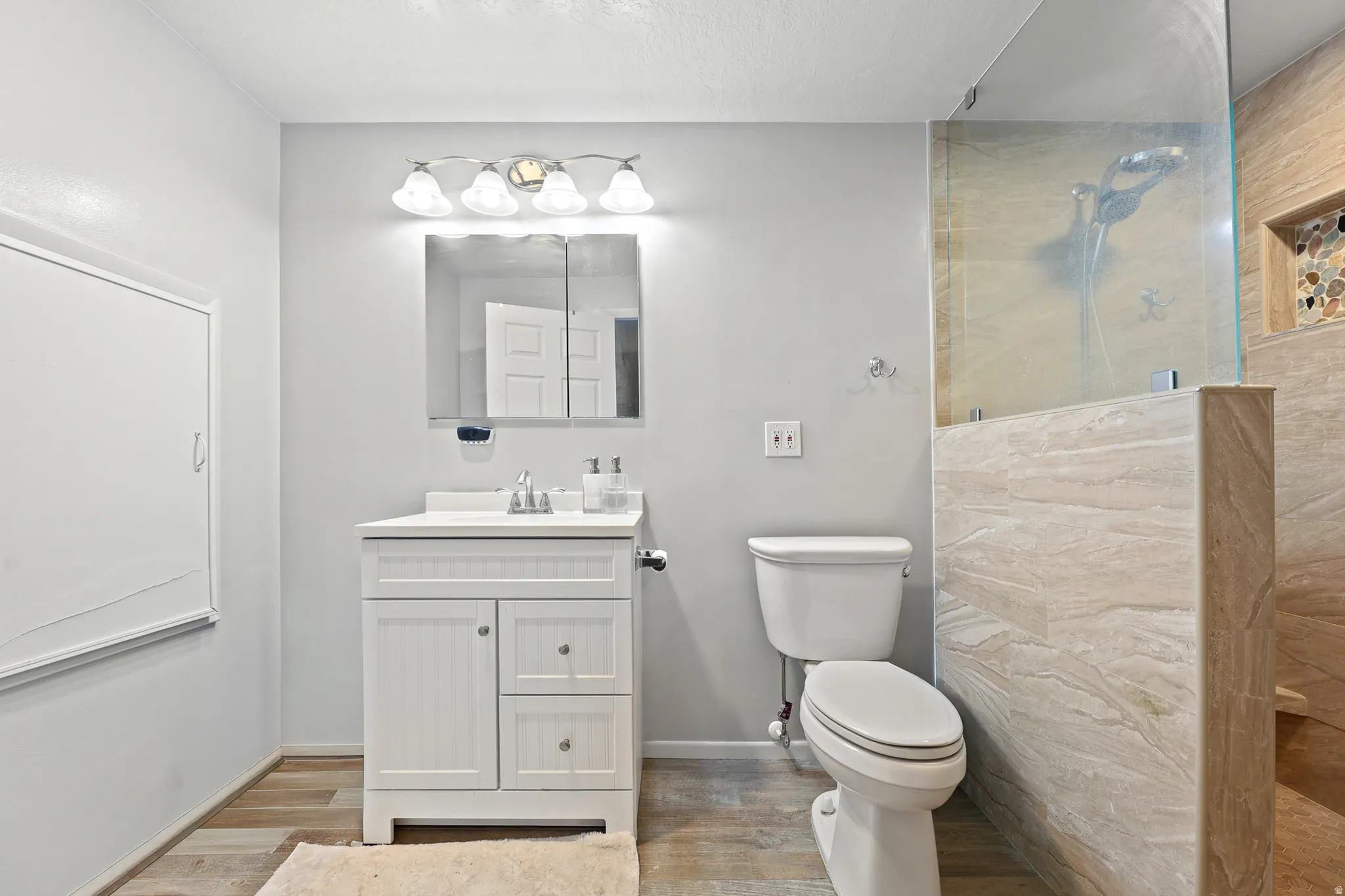 secondary master bathroom