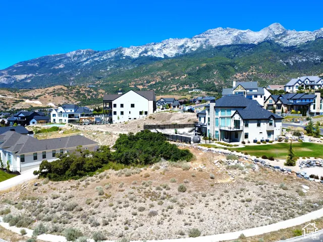 Spacious building lot offering mountain scenery