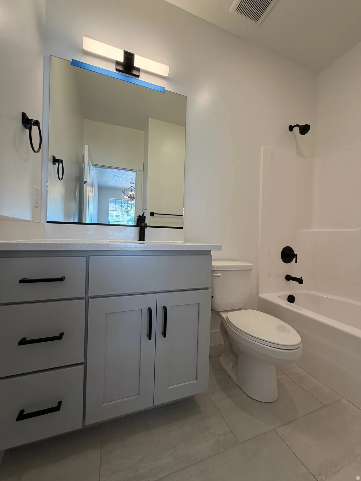 Secondary full size bathroom