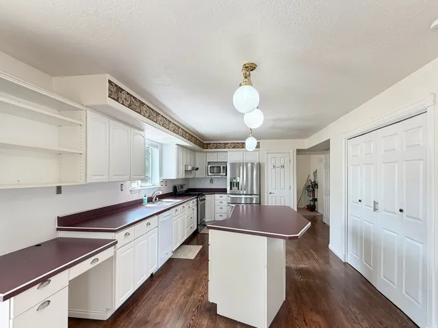 190 E 600 N, Ferron, Utah 84523