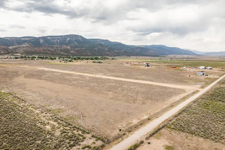 935 E 14250 N, Wales, Utah 84667