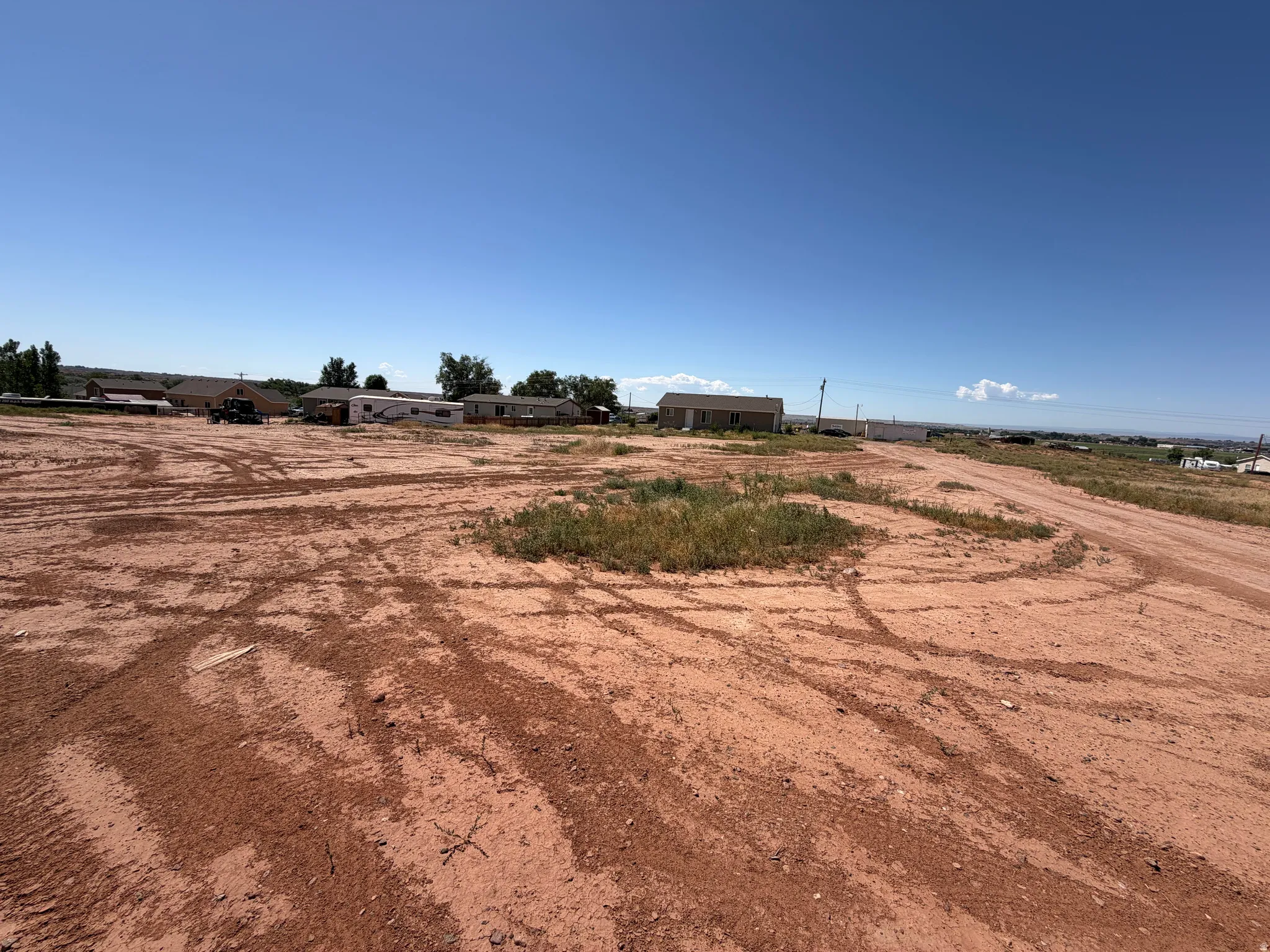 Expansive land parcel featuring a clear, open buildable area